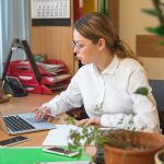 Pracownik biurowy z językiem szwedzkim – praca zdalna